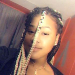 Meet your Posher, Shakira